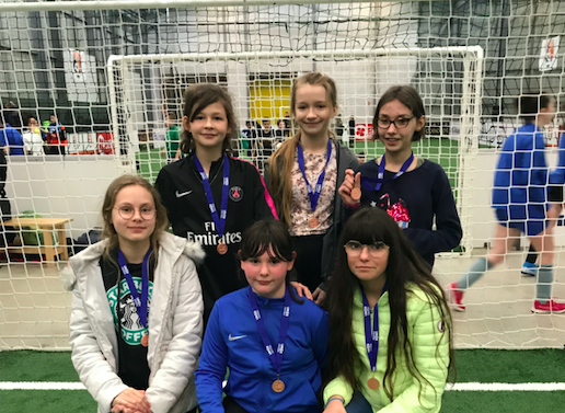 Les benjamines filles terminent 3ème du championnat départemental de futsal. FÉLICITATIONS !!!