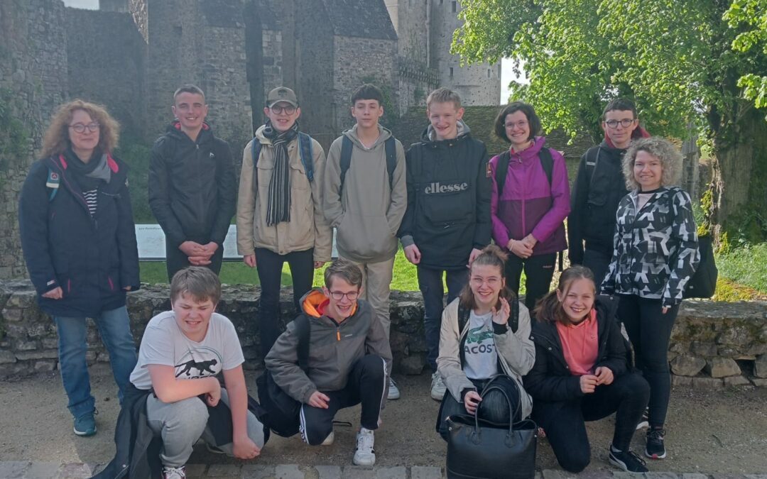 Nos élèves de la classe ULIS en sortie au château de Sainte-Suzanne